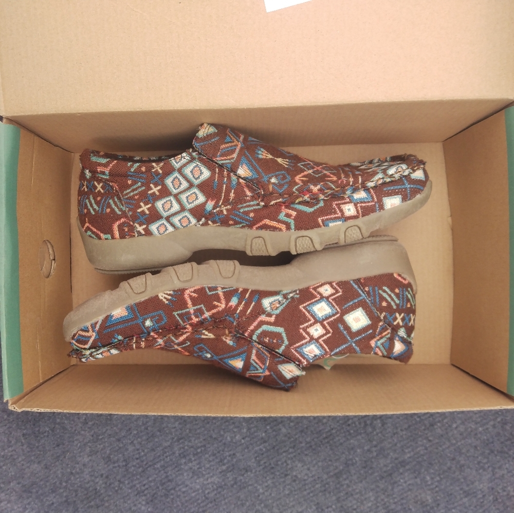 New Aztec Roper Shoes - Picture 2 of 7